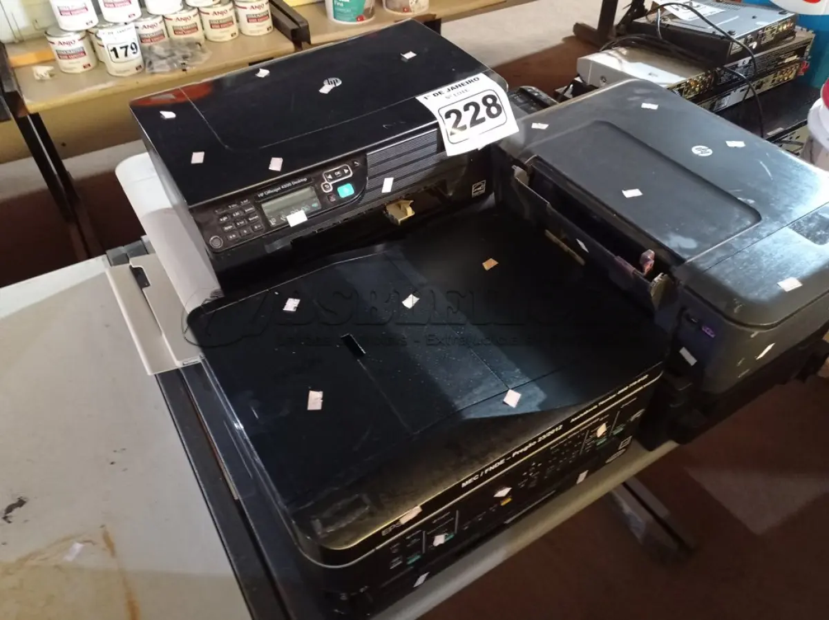 LOTE 228 - 06 IMPRESSORAS MARCAS E MODELOS DIVERSOS. (NO ESTADO) ATENÇÃO! FAZER A VISITAÇÃO ANTES DE ARREMATAR, NÃO SABEMOS SE FUNCIONA. LEILÃO NÃO TEM GARANTIA E NEM DEVOLUÇÃO, SUJEITO A POSSÍVEIS AVARIAS VISÍVEIS/OCULTAS E/OU AUSÊNCIA DE COMPONENTES.