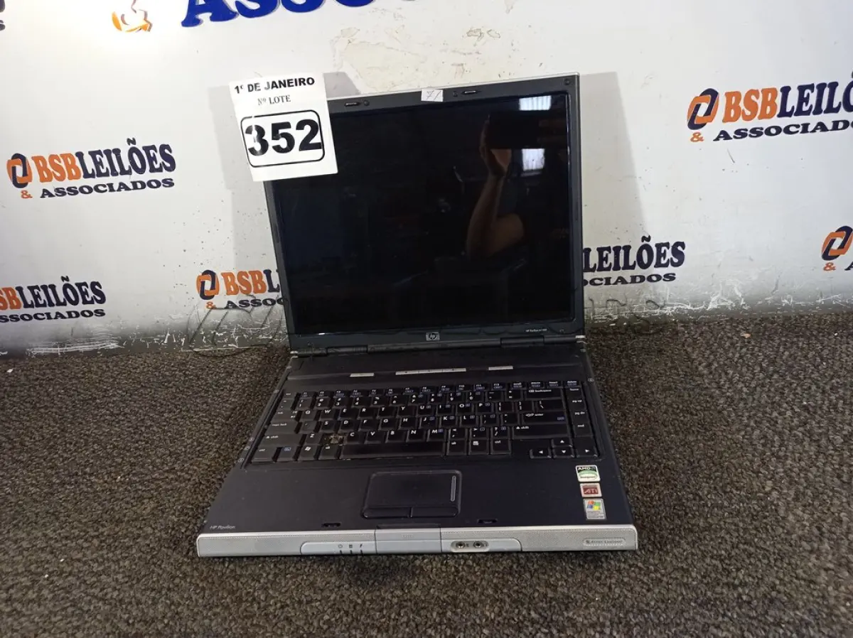 LOTE 352 - 01 NOTEBOOK MARCA HP. (NO ESTADO) ATENÇÃO! FAZER A VISITAÇÃO ANTES DE ARREMATAR, NÃO SABEMOS SE FUNCIONA. LEILÃO NÃO TEM GARANTIA E NEM DEVOLUÇÃO, SUJEITO A POSSÍVEIS AVARIAS VISÍVEIS/OCULTAS E/OU AUSÊNCIA DE COMPONENTES.