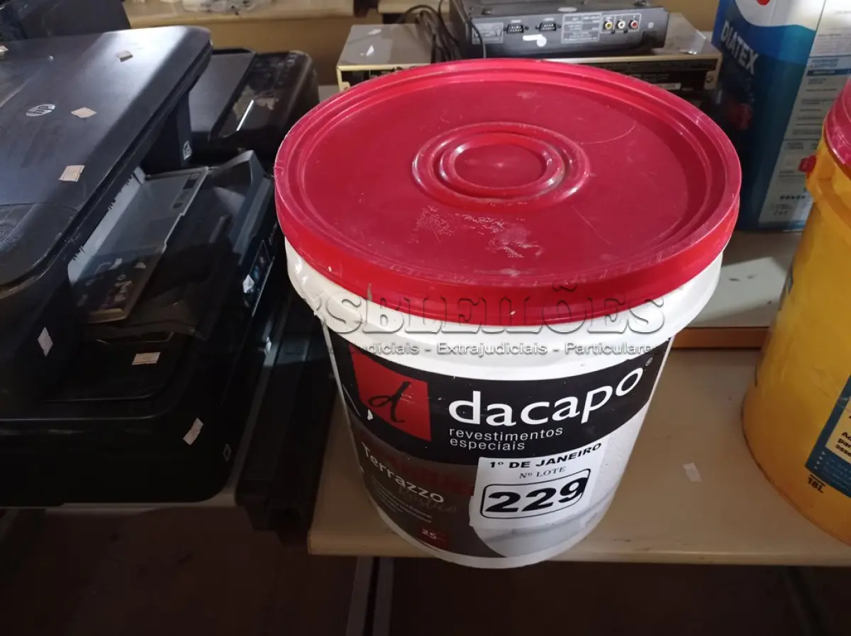 LOTE 229 - 01 BALDE DE GRANILITE RUSTICO DACAPÓ 25KG. (NO ESTADO) ATENÇÃO! FAZER A VISITAÇÃO ANTES DE ARREMATAR, NÃO SABEMOS SE FUNCIONA. LEILÃO NÃO TEM GARANTIA E NEM DEVOLUÇÃO, SUJEITO A POSSÍVEIS AVARIAS VISÍVEIS/OCULTAS E/OU AUSÊNCIA DE COMPONENTES.