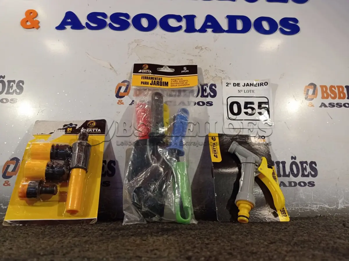 LOTE 055 - 01 KIT P/ JARDINAGEM. (NO ESTADO) ATENÇÃO! FAZER A VISITAÇÃO ANTES DE ARREMATAR, NÃO SABEMOS SE FUNCIONA. LEILÃO NÃO TEM GARANTIA E NEM DEVOLUÇÃO, SUJEITO A POSSÍVEIS AVARIAS VISÍVEIS/OCULTAS E/OU AUSÊNCIA DE COMPONENTES.