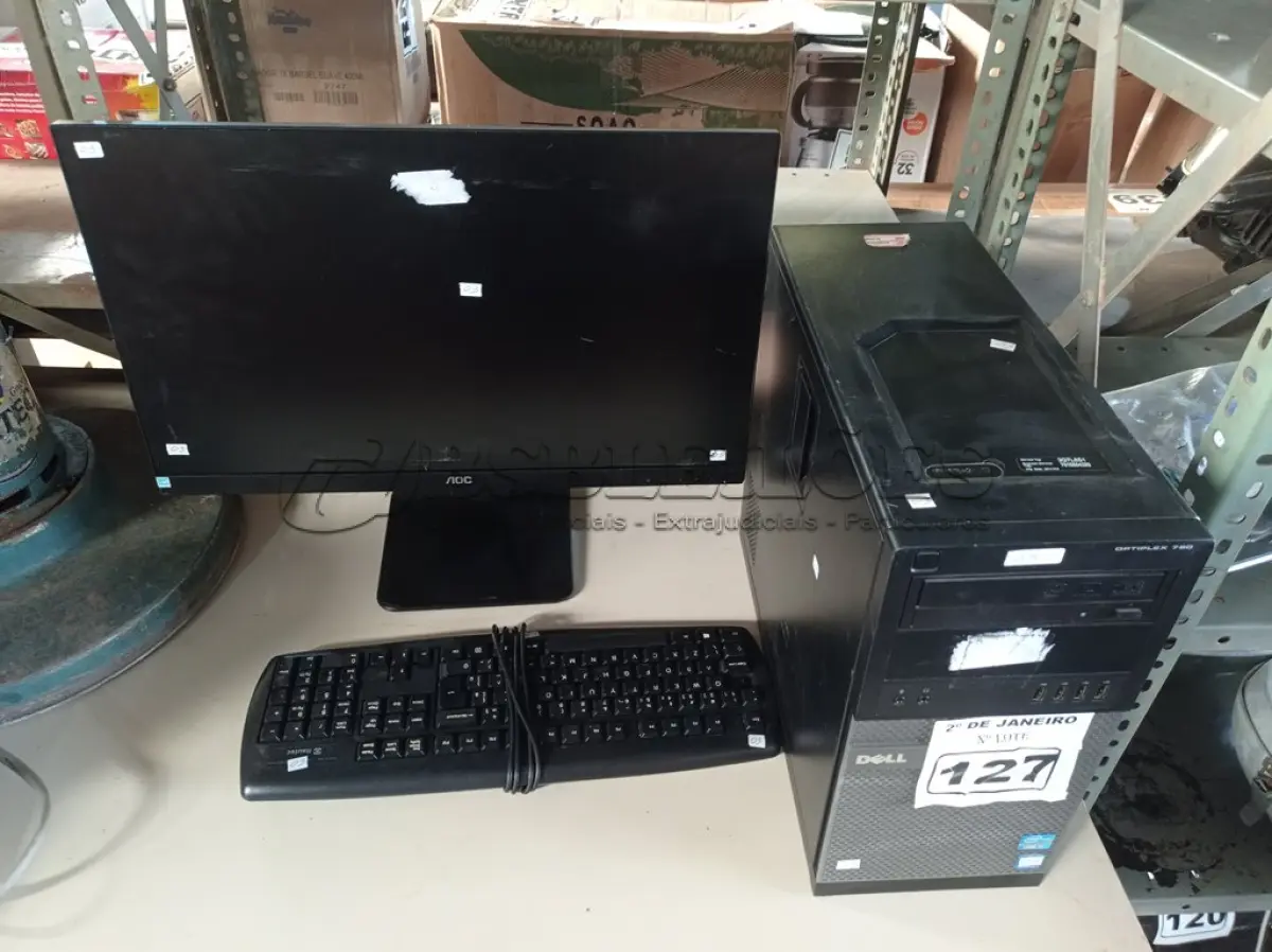 LOTE 127 - 01 CPU, 01 TECLADO E 01 MONITOR. (NO ESTADO) ATENÇÃO! FAZER A VISITAÇÃO ANTES DE ARREMATAR, NÃO SABEMOS SE FUNCIONA. LEILÃO NÃO TEM GARANTIA E NEM DEVOLUÇÃO, SUJEITO A POSSÍVEIS AVARIAS VISÍVEIS/OCULTAS E/OU AUSÊNCIA DE COMPONENTES.