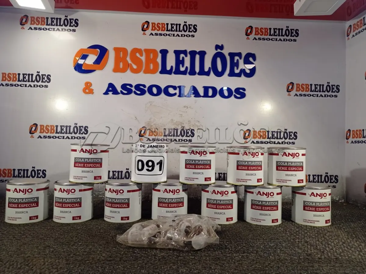 LOTE 091 - 12 LATAS DE 1KG DE COLA PLÁSTICA MARCA ANJO. (NO ESTADO) ATENÇÃO! FAZER A VISITAÇÃO ANTES DE ARREMATAR, NÃO SABEMOS SE FUNCIONA. LEILÃO NÃO TEM GARANTIA E NEM DEVOLUÇÃO, SUJEITO A POSSÍVEIS AVARIAS VISÍVEIS/OCULTAS E/OU AUSÊNCIA DE COMPONENTES.