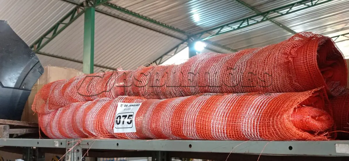 LOTE 075 - 01 LOTE COM TELAS DE PROTEÇÃO PARA OBRA. (NO ESTADO) ATENÇÃO! FAZER A VISITAÇÃO ANTES DE ARREMATAR, NÃO SABEMOS SE FUNCIONA. LEILÃO NÃO TEM GARANTIA E NEM DEVOLUÇÃO, SUJEITO A POSSÍVEIS AVARIAS VISÍVEIS/OCULTAS E/OU AUSÊNCIA DE COMPONENTES.