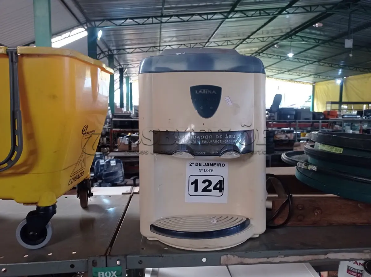 LOTE 124 - 01 PURIFICADOR REFRIGERADO DE ÁGUA MARCA LATINA. (NO ESTADO) ATENÇÃO! FAZER A VISITAÇÃO ANTES DE ARREMATAR, NÃO SABEMOS SE FUNCIONA. LEILÃO NÃO TEM GARANTIA E NEM DEVOLUÇÃO, SUJEITO A POSSÍVEIS AVARIAS VISÍVEIS/OCULTAS E/OU AUSÊNCIA DE COMPONENTES.