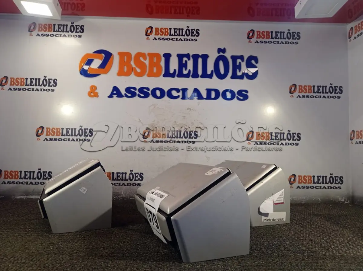 LOTE 079 - 03 SCANNERS MARCA FUJITSU. (NO ESTADO) ATENÇÃO! FAZER A VISITAÇÃO ANTES DE ARREMATAR, NÃO SABEMOS SE FUNCIONA. LEILÃO NÃO TEM GARANTIA E NEM DEVOLUÇÃO, SUJEITO A POSSÍVEIS AVARIAS VISÍVEIS/OCULTAS E/OU AUSÊNCIA DE COMPONENTES.