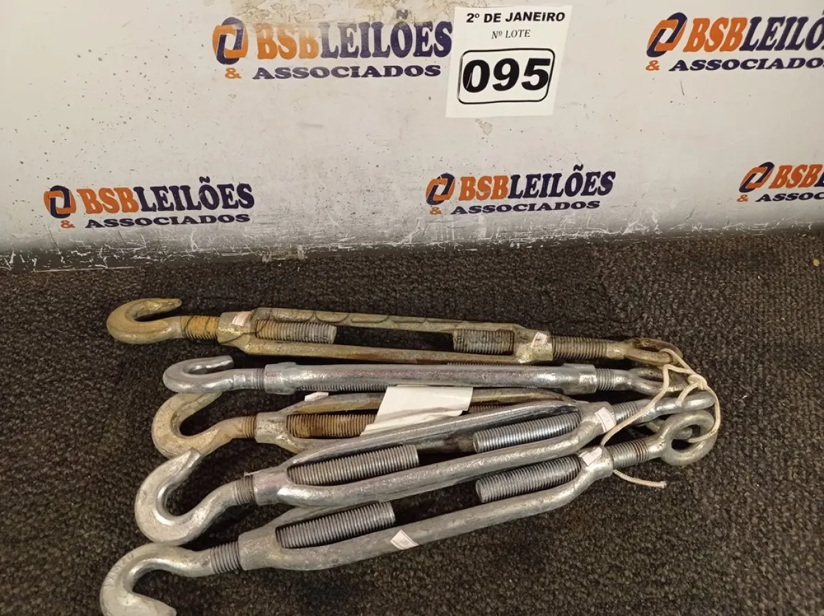 LOTE 095 - 05 ESTICADORES PARA CABO DE AÇO. (NO ESTADO) ATENÇÃO! FAZER A VISITAÇÃO ANTES DE ARREMATAR, NÃO SABEMOS SE FUNCIONA. LEILÃO NÃO TEM GARANTIA E NEM DEVOLUÇÃO, SUJEITO A POSSÍVEIS AVARIAS VISÍVEIS/OCULTAS E/OU AUSÊNCIA DE COMPONENTES.