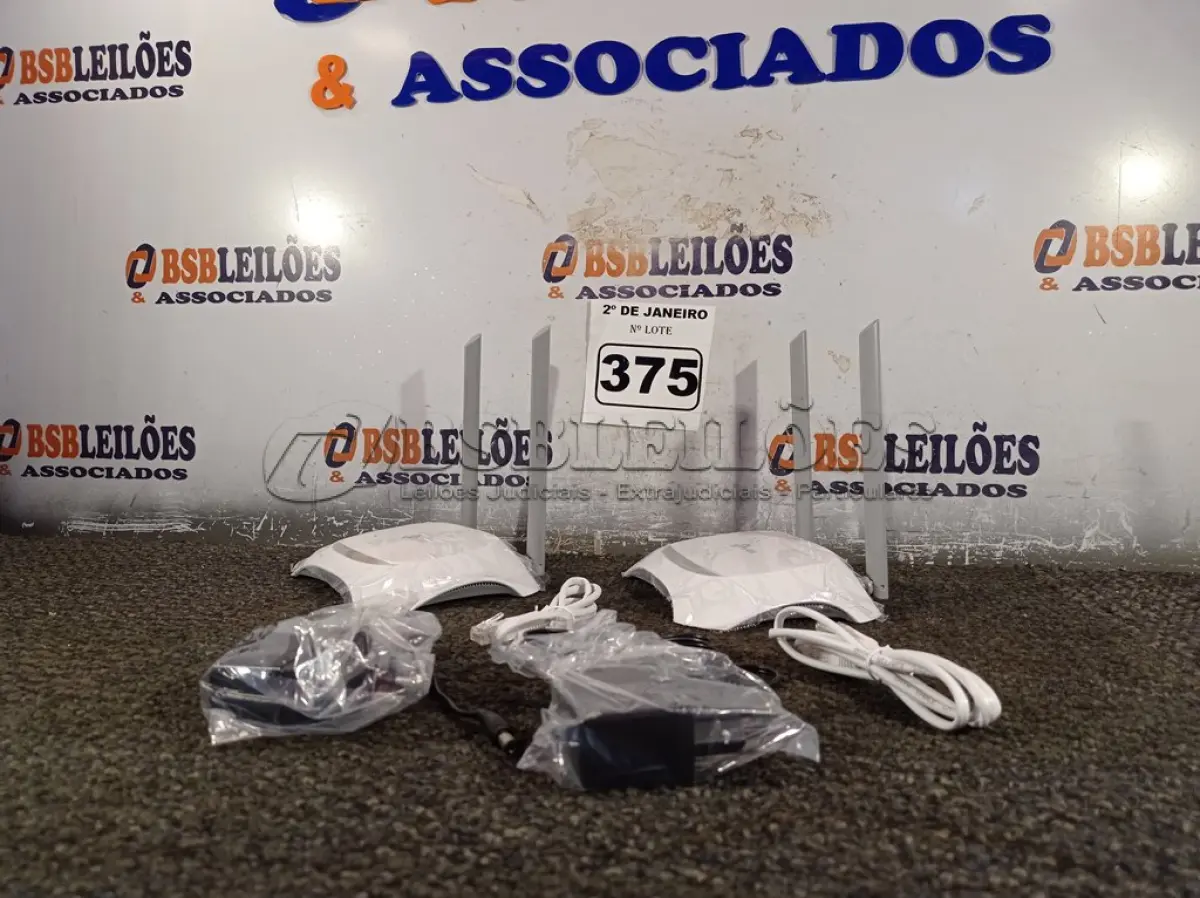 LOTE 375 - 02 ROTEADORES TP-LINK COM CABO E FONTE. (NO ESTADO) ATENÇÃO! FAZER A VISITAÇÃO ANTES DE ARREMATAR, NÃO SABEMOS SE FUNCIONA. LEILÃO NÃO TEM GARANTIA E NEM DEVOLUÇÃO, SUJEITO A POSSÍVEIS AVARIAS VISÍVEIS/OCULTAS E/OU AUSÊNCIA DE COMPONENTES.