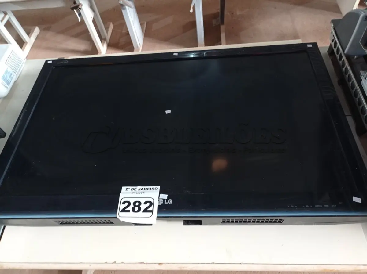 LOTE 282