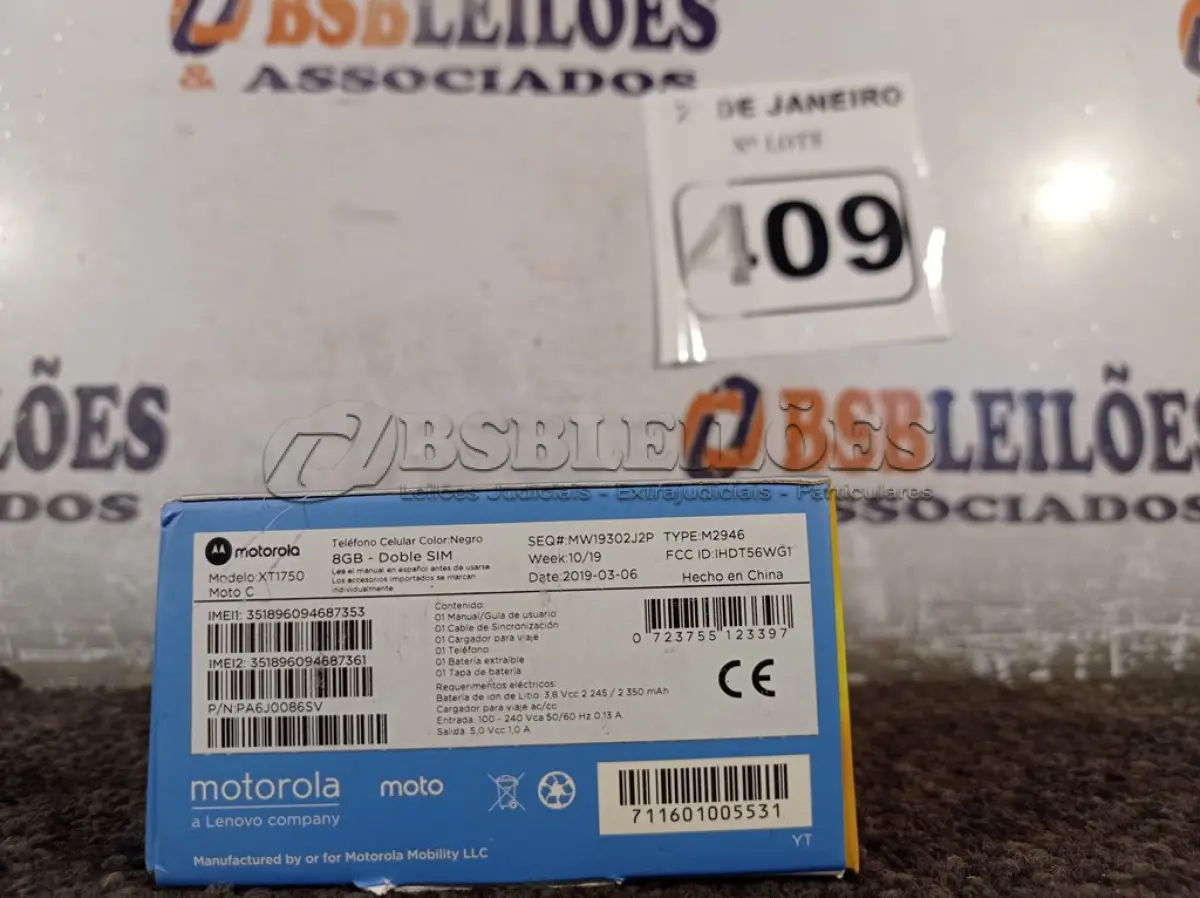 LOTE 409 - 01 CELULAR MOTOC MODELO:XT1750 8GB MARCA LENOVO. (NO ESTADO) ATENÇÃO! FAZER A VISITAÇÃO ANTES DE ARREMATAR, NÃO SABEMOS SE FUNCIONA. LEILÃO NÃO TEM GARANTIA E NEM DEVOLUÇÃO, SUJEITO A POSSÍVEIS AVARIAS VISÍVEIS/OCULTAS E/OU AUSÊNCIA DE COMPONENTES.