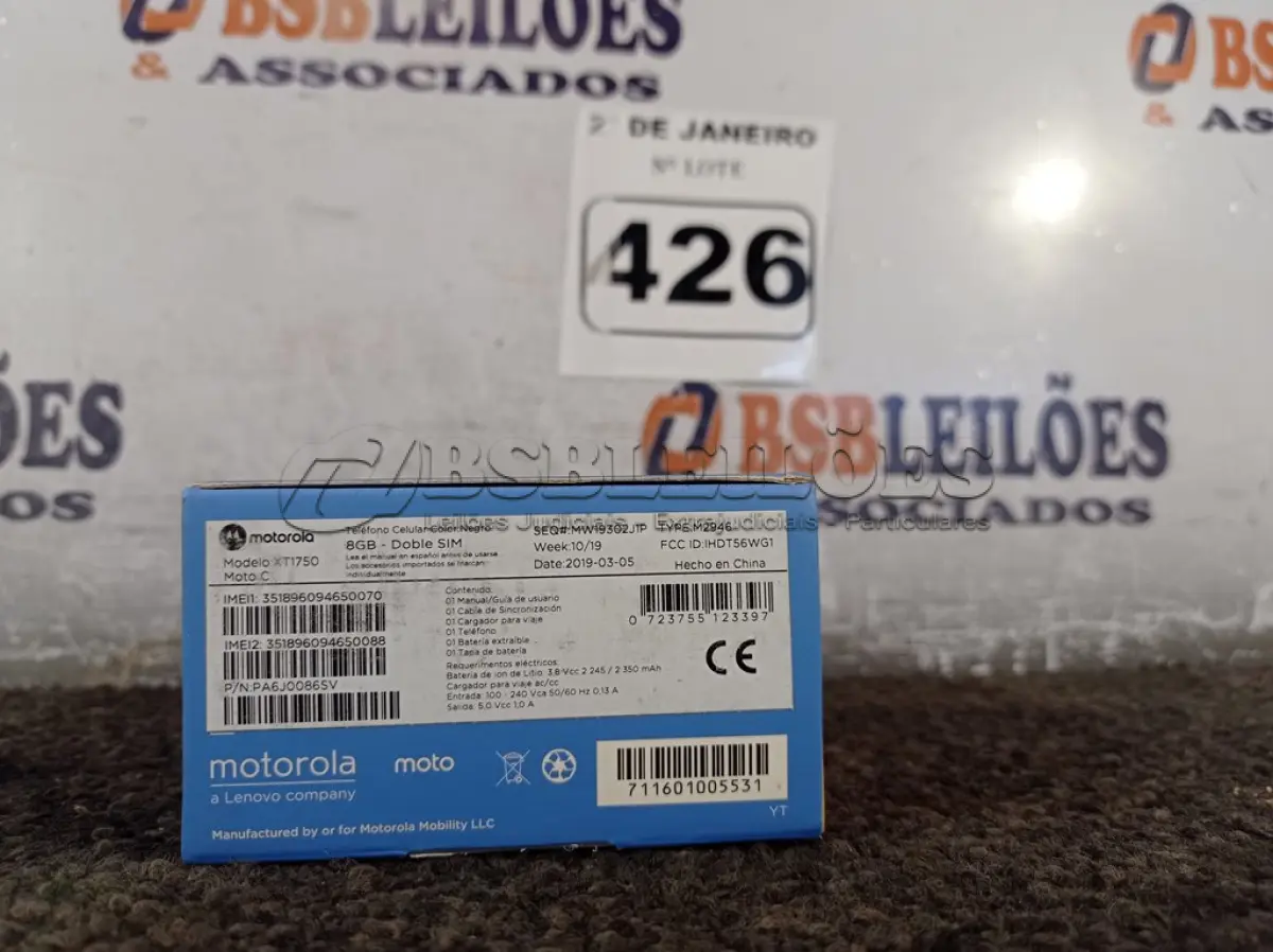 LOTE 426 - 01 CELULAR MOTOC MODELO:XT1750 8GB MARCA LENOVO. (NO ESTADO) ATENÇÃO! FAZER A VISITAÇÃO ANTES DE ARREMATAR, NÃO SABEMOS SE FUNCIONA. LEILÃO NÃO TEM GARANTIA E NEM DEVOLUÇÃO, SUJEITO A POSSÍVEIS AVARIAS VISÍVEIS/OCULTAS E/OU AUSÊNCIA DE COMPONENTES.