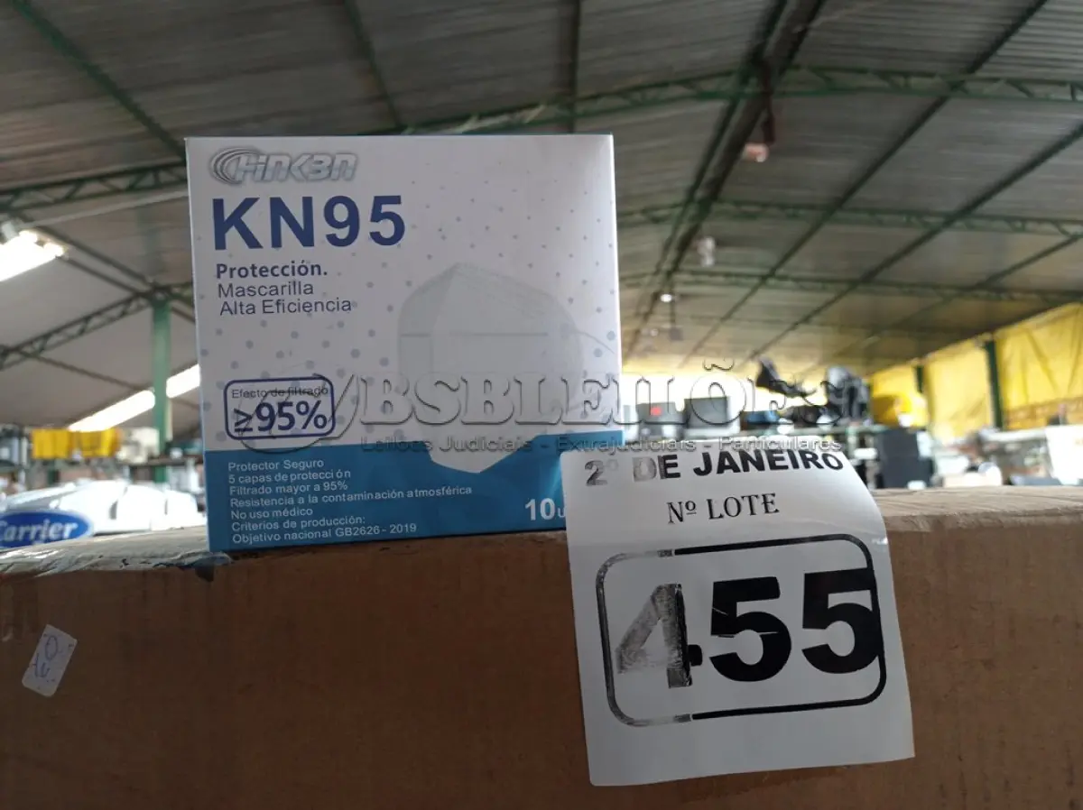 LOTE 455 - 01 CAIXA COM APROXIMADAMENTE 1.000 MASCARAS DESCARTÁVEIS KN95 . (NO ESTADO) ATENÇÃO! FAZER A VISITAÇÃO ANTES DE ARREMATAR, NÃO SABEMOS SE FUNCIONA. LEILÃO NÃO TEM GARANTIA E NEM DEVOLUÇÃO, SUJEITO A POSSÍVEIS AVARIAS VISÍVEIS/OCULTAS E/OU AUSÊNCIA DE COMPONENTES.