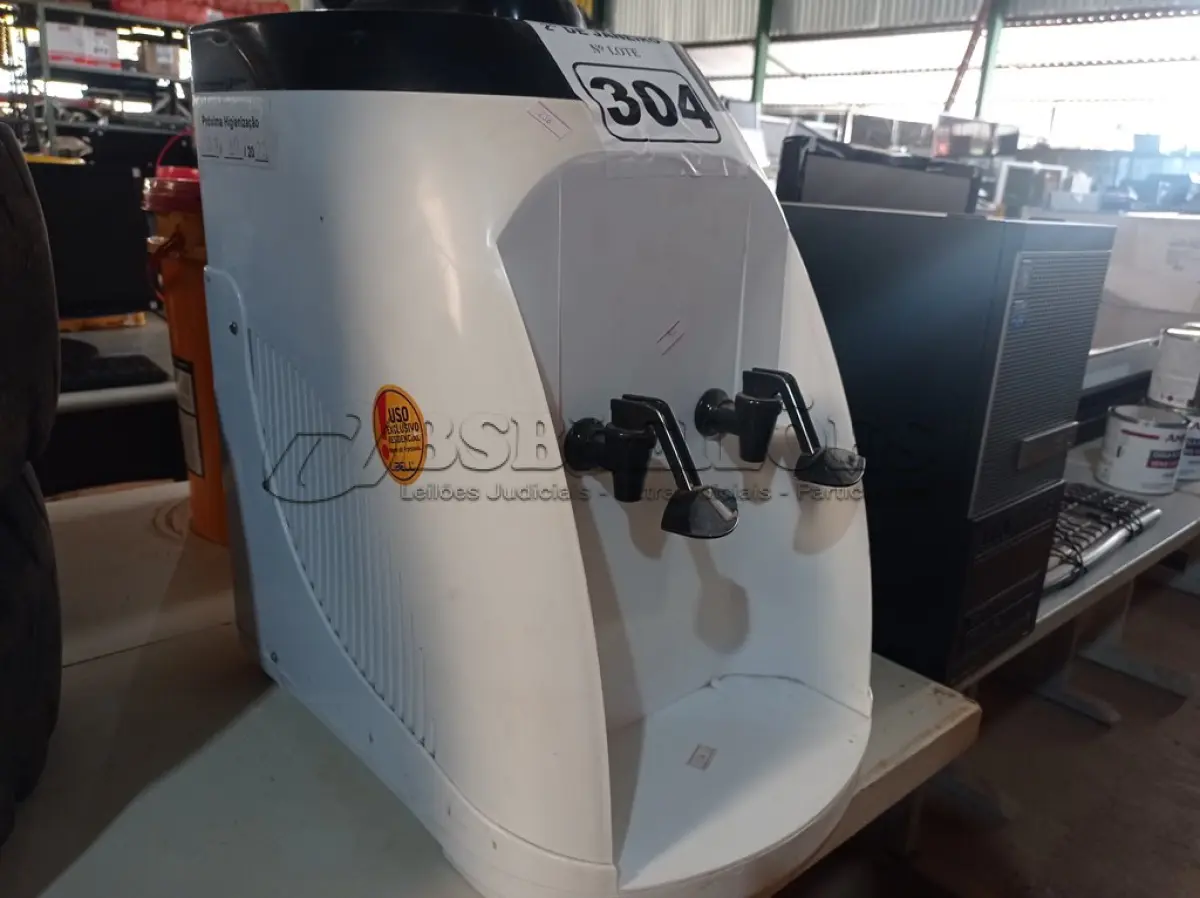 LOTE 304