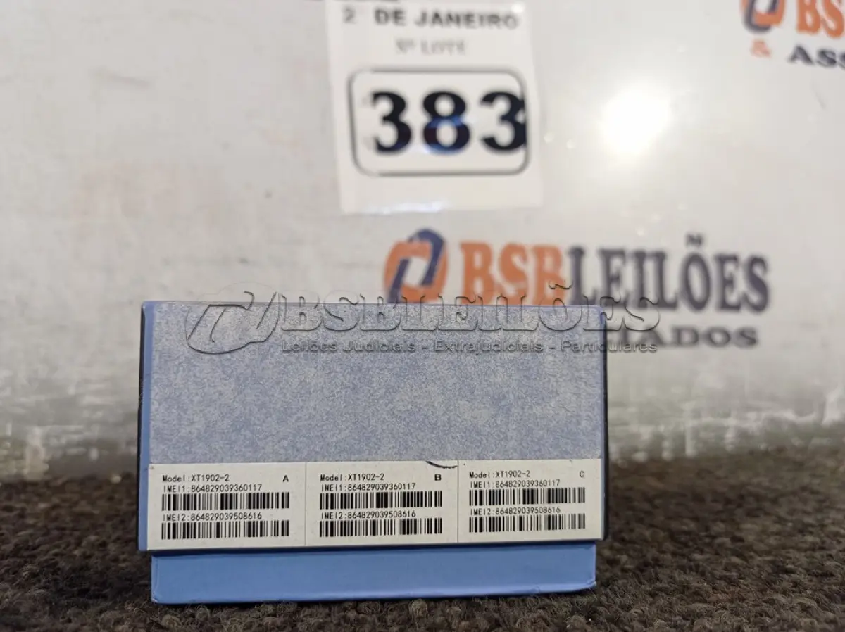 LOTE 383 - 01 CELULAR K8PLUS 32GB COM CARREGADOR MARCA LENOVO. (NO ESTADO) ATENÇÃO! FAZER A VISITAÇÃO ANTES DE ARREMATAR, NÃO SABEMOS SE FUNCIONA. LEILÃO NÃO TEM GARANTIA E NEM DEVOLUÇÃO, SUJEITO A POSSÍVEIS AVARIAS VISÍVEIS/OCULTAS E/OU AUSÊNCIA DE COMPONENTES.