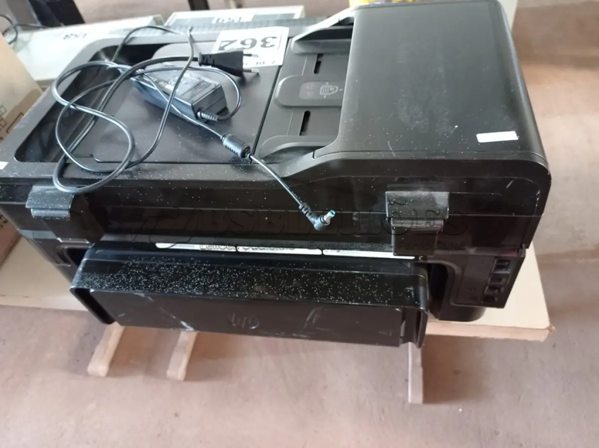 LOTE 362 - 01 IMPRESSORA MULTIFUNCIONAL COM FONTE MARCA HP.(NO ESTADO) ATENÇÃO! FAZER A VISITAÇÃO ANTES DE ARREMATAR, NÃO SABEMOS SE FUNCIONA. LEILÃO NÃO TEM GARANTIA E NEM DEVOLUÇÃO, SUJEITO A POSSÍVEIS AVARIAS VISÍVEIS/OCULTAS E/OU AUSÊNCIA DE COMPONENTES.