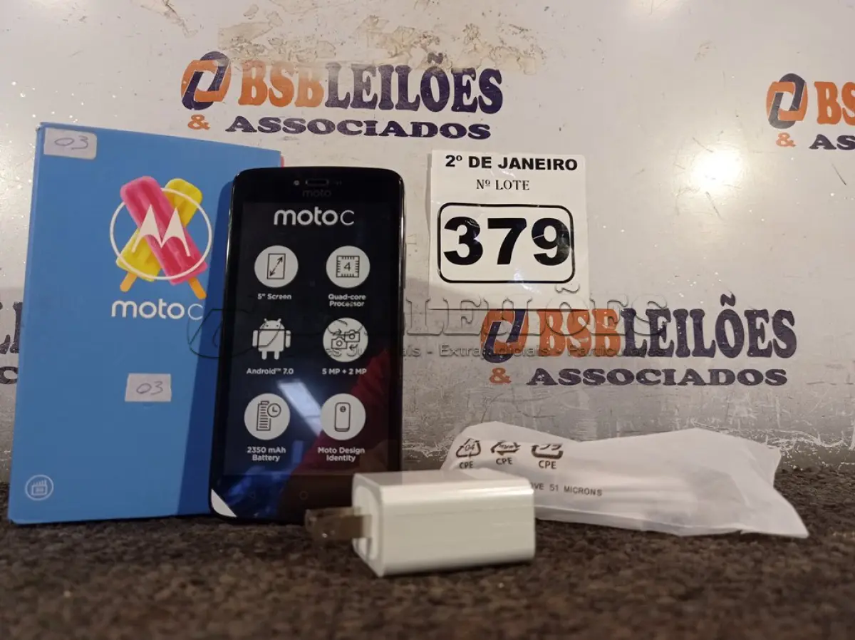 LOTE 379 - 01 CELULAR MOTOC MODELO:XT1750 8GB MARCA LENOVO. (NO ESTADO) ATENÇÃO! FAZER A VISITAÇÃO ANTES DE ARREMATAR, NÃO SABEMOS SE FUNCIONA. LEILÃO NÃO TEM GARANTIA E NEM DEVOLUÇÃO, SUJEITO A POSSÍVEIS AVARIAS VISÍVEIS/OCULTAS E/OU AUSÊNCIA DE COMPONENTES.