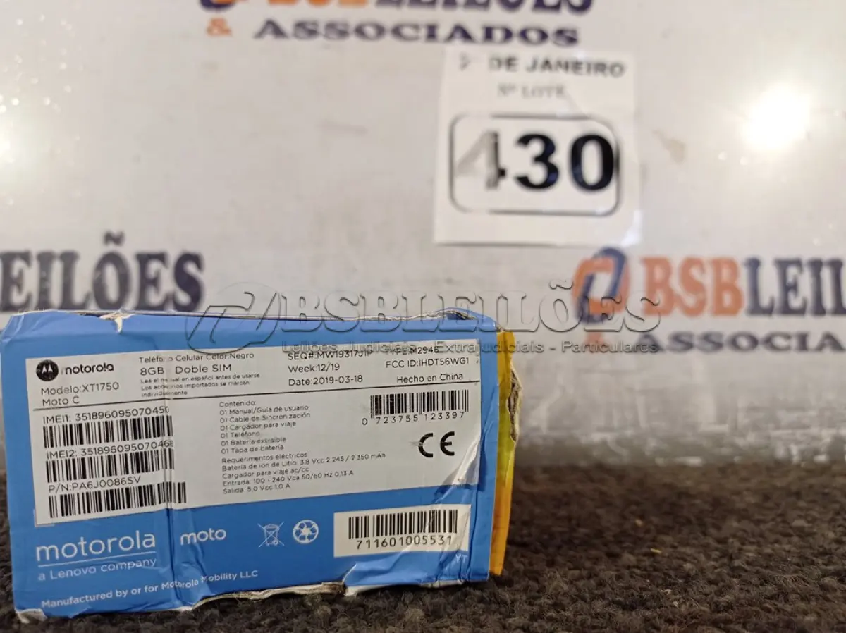 LOTE 430 - 01 CELULAR MOTOC MODELO:XT1750 8GB MARCA LENOVO. (NO ESTADO) ATENÇÃO! FAZER A VISITAÇÃO ANTES DE ARREMATAR, NÃO SABEMOS SE FUNCIONA. LEILÃO NÃO TEM GARANTIA E NEM DEVOLUÇÃO, SUJEITO A POSSÍVEIS AVARIAS VISÍVEIS/OCULTAS E/OU AUSÊNCIA DE COMPONENTES.