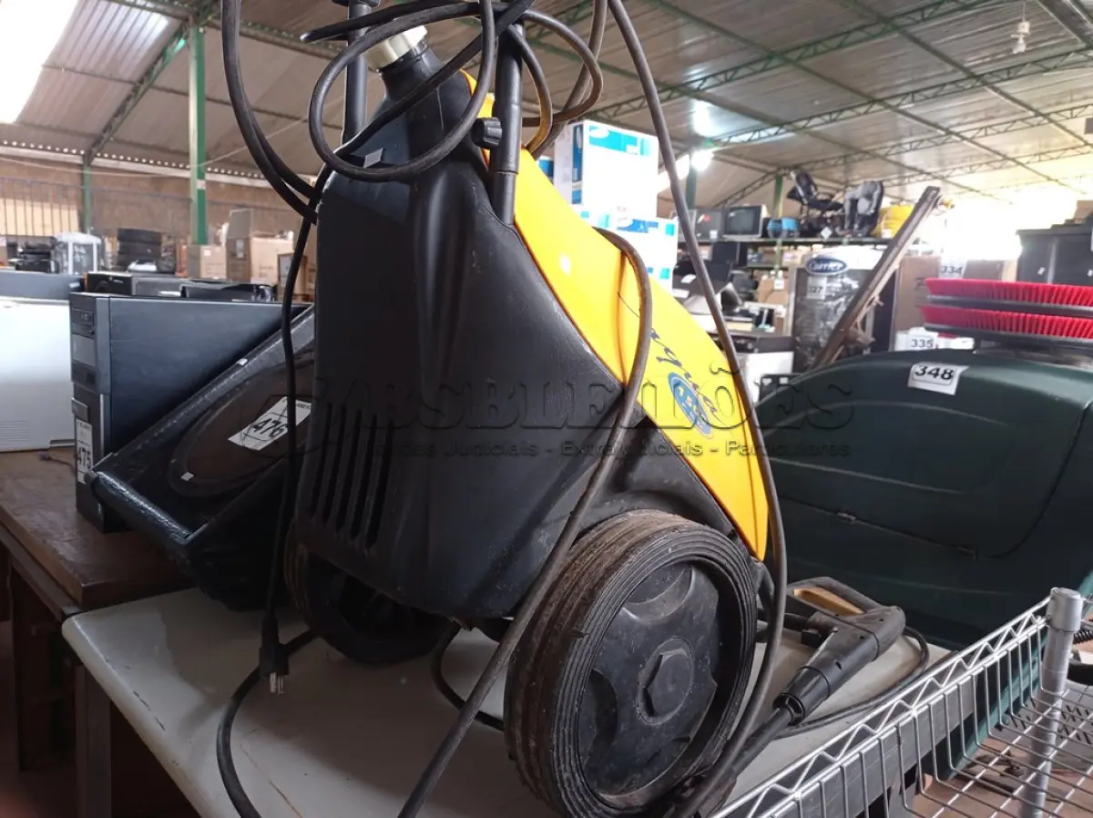 LOTE 477 - 01 LAVADORA DE ALTA PRESSÃO SEMI INDUSTRIAL MARCA ELECTROLUX (NO ESTADO) ATENÇÃO! FAZER A VISITAÇÃO ANTES DE ARREMATAR, NÃO SABEMOS SE FUNCIONA. LEILÃO NÃO TEM GARANTIA E NEM DEVOLUÇÃO, SUJEITO A POSSÍVEIS AVARIAS VISÍVEIS/OCULTAS E/OU AUSÊNCIA DE COMPONENTES.