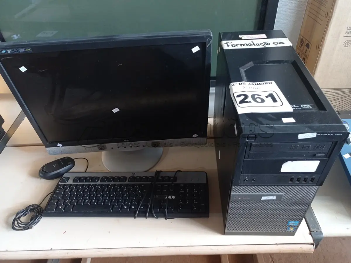 LOTE 261 - 01 CPU, 01 TECLADO E 01 MONITOR. (NO ESTADO) ATENÇÃO! FAZER A VISITAÇÃO ANTES DE ARREMATAR, NÃO SABEMOS SE FUNCIONA. LEILÃO NÃO TEM GARANTIA E NEM DEVOLUÇÃO, SUJEITO A POSSÍVEIS AVARIAS VISÍVEIS/OCULTAS E/OU AUSÊNCIA DE COMPONENTES.