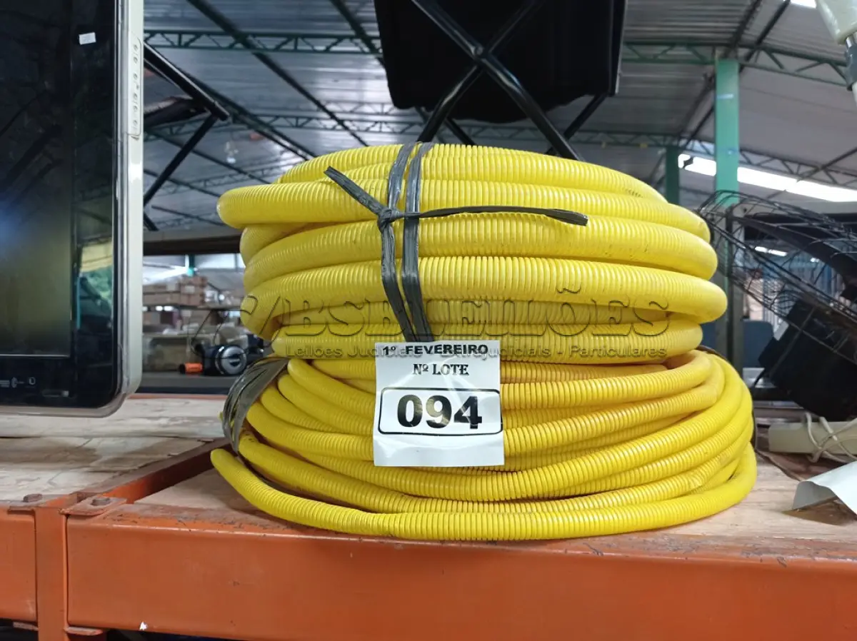 LOTE 094 - 02 ROLOS DE MANGUEIRA CORRUGADA. (NO ESTADO) ATENÇÃO! FAZER A VISITAÇÃO ANTES DE ARREMATAR, NÃO SABEMOS SE FUNCIONA. LEILÃO NÃO TEM GARANTIA E NEM DEVOLUÇÃO, SUJEITO A POSSÍVEIS AVARIAS VISÍVEIS/OCULTAS E/OU AUSÊNCIA DE COMPONENTES.