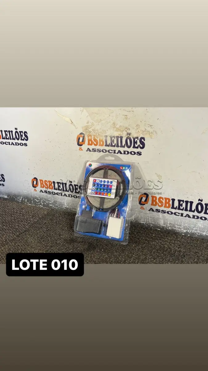 LOTE 010 - 01 FITA LED DE 5 METROS COM CONTROLE REMOTO( NOVO ) ( NO ESTADO )