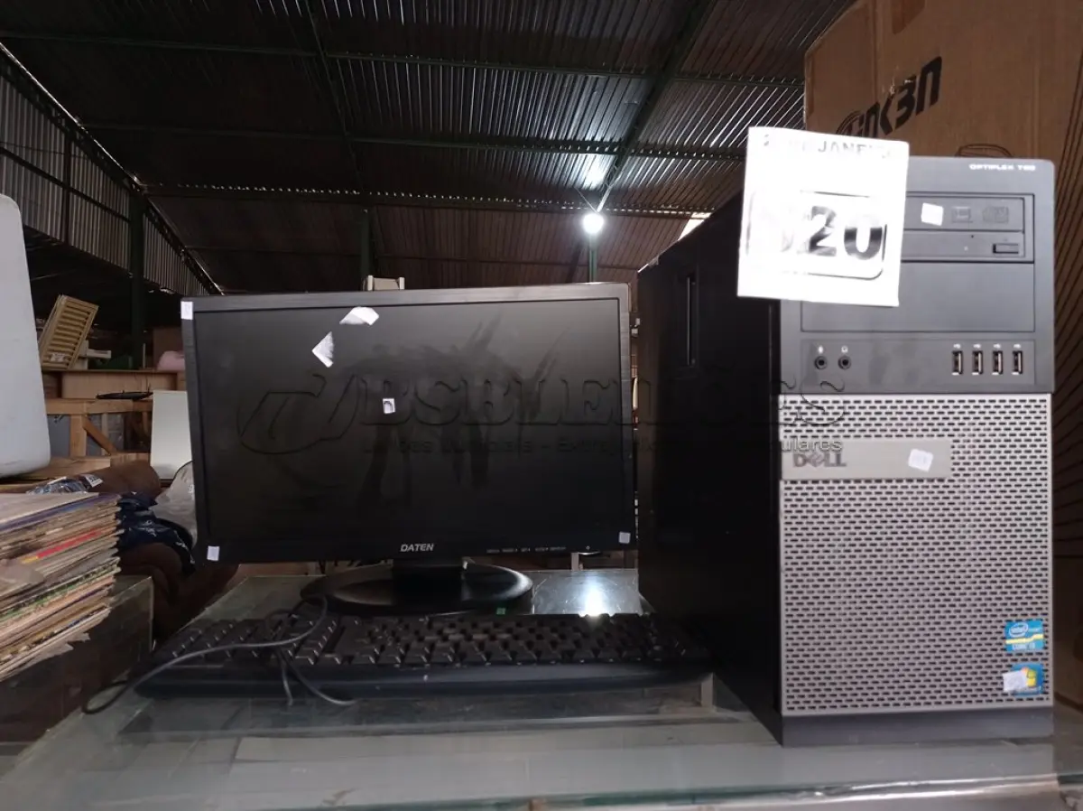 LOTE 520 - 01 CPU, 01 TECLADO E 01 MONITOR CORE I3.(NO ESTADO) ATENÇÃO! FAZER A VISITAÇÃO ANTES DE ARREMATAR, NÃO SABEMOS SE FUNCIONA. LEILÃO NÃO TEM GARANTIA E NEM DEVOLUÇÃO, SUJEITO A POSSÍVEIS AVARIAS VISÍVEIS/OCULTAS E/OU AUSÊNCIA DE COMPONENTES.