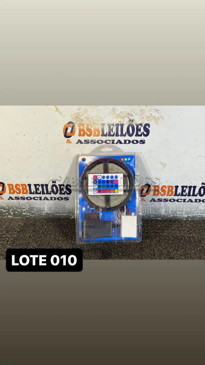 LOTE 010 - 01 FITA LED DE 5 METROS COM CONTROLE REMOTO( NOVO ) ( NO ESTADO )