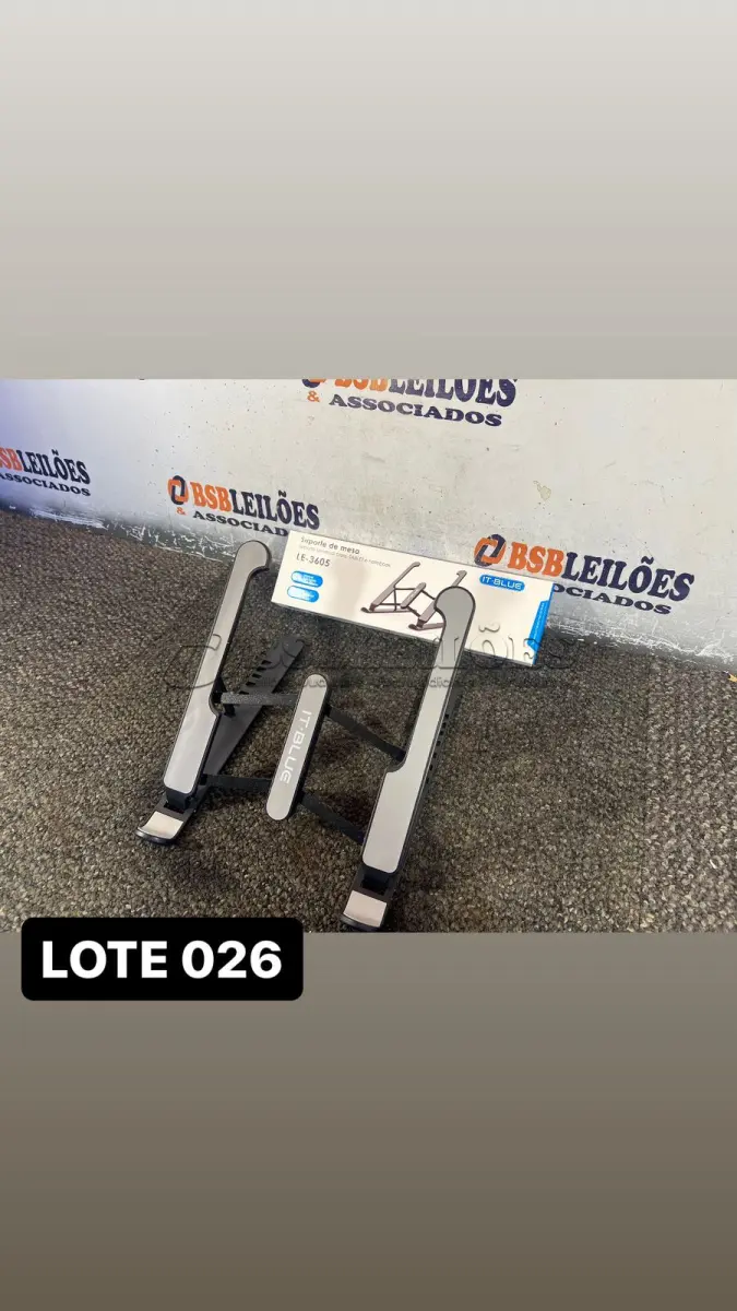 LOTE 026 - 01 SUPORTE PARA NOTEBOOK E TABLET ( NOVO ) ( NO ESTADO )