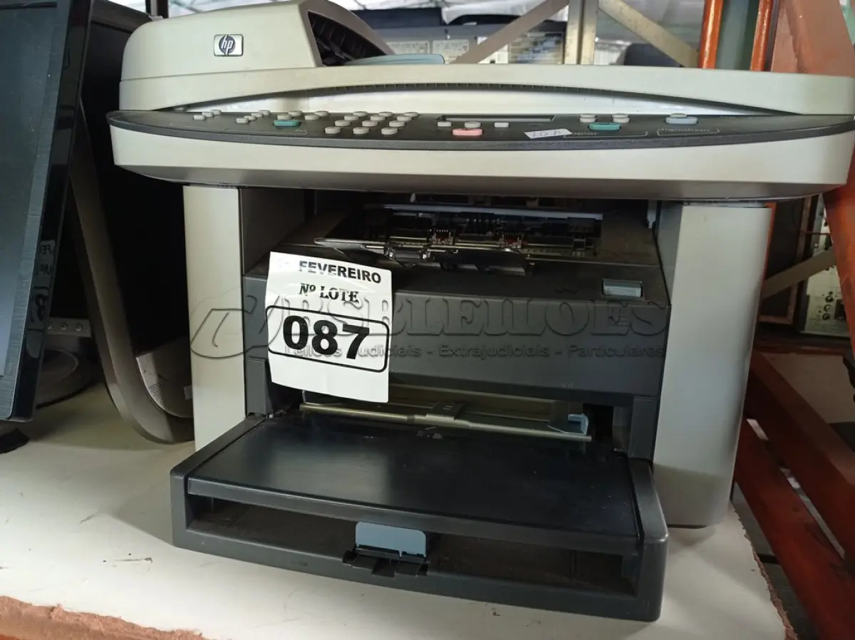 LOTE 087 - 01 IMPRESSORA MULTIFUNCIONAL MARCA HP MODELO LASERJET 3030. (NO ESTADO) ATENÇÃO! FAZER A VISITAÇÃO ANTES DE ARREMATAR, NÃO SABEMOS SE FUNCIONA. LEILÃO NÃO TEM GARANTIA E NEM DEVOLUÇÃO, SUJEITO A POSSÍVEIS AVARIAS VISÍVEIS/OCULTAS E/OU AUSÊNCIA DE COMPONENTES.