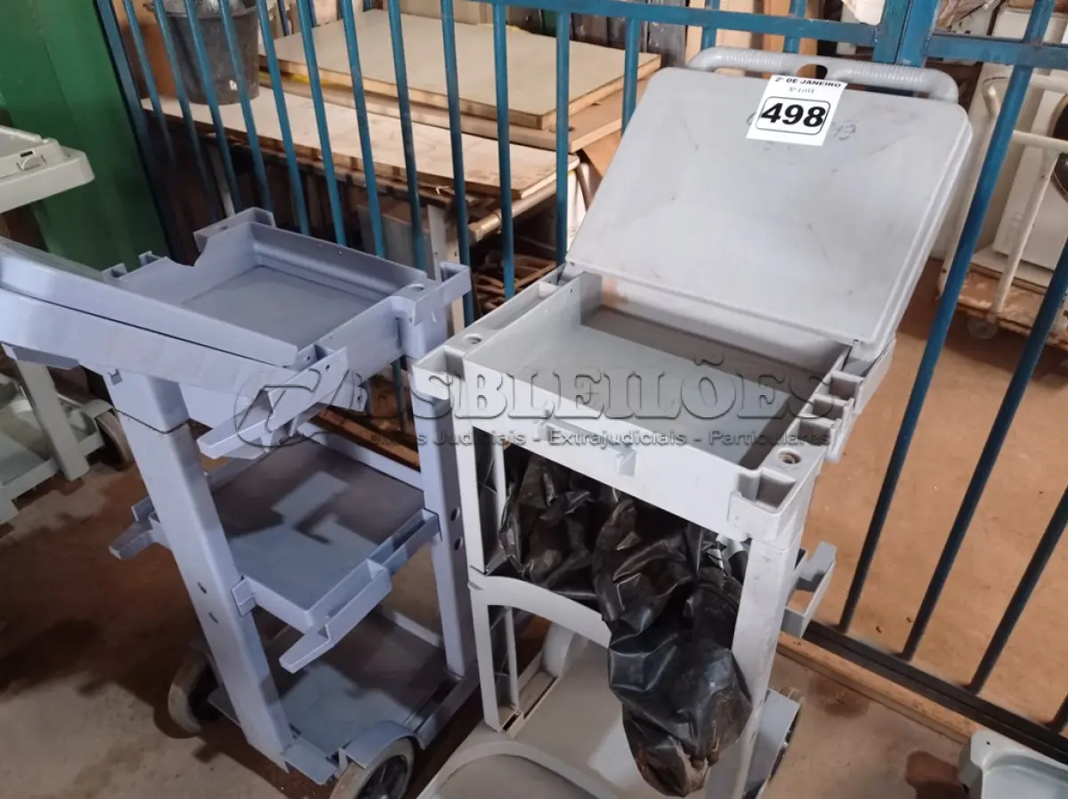LOTE 498 - 02 CARRINHOS PARA LIMPEZA INDUSTRIAL INCOMPLETO. (NO ESTADO) ATENÇÃO! FAZER A VISITAÇÃO ANTES DE ARREMATAR, NÃO SABEMOS SE FUNCIONA. LEILÃO NÃO TEM GARANTIA E NEM DEVOLUÇÃO, SUJEITO A POSSÍVEIS AVARIAS VISÍVEIS/OCULTAS E/OU AUSÊNCIA DE COMPONENTES.
