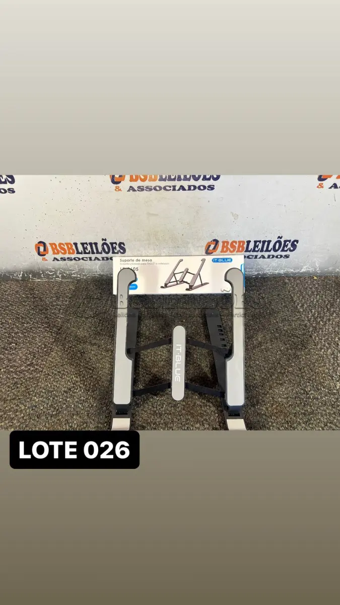 LOTE 026 - 01 SUPORTE PARA NOTEBOOK E TABLET ( NOVO ) ( NO ESTADO )