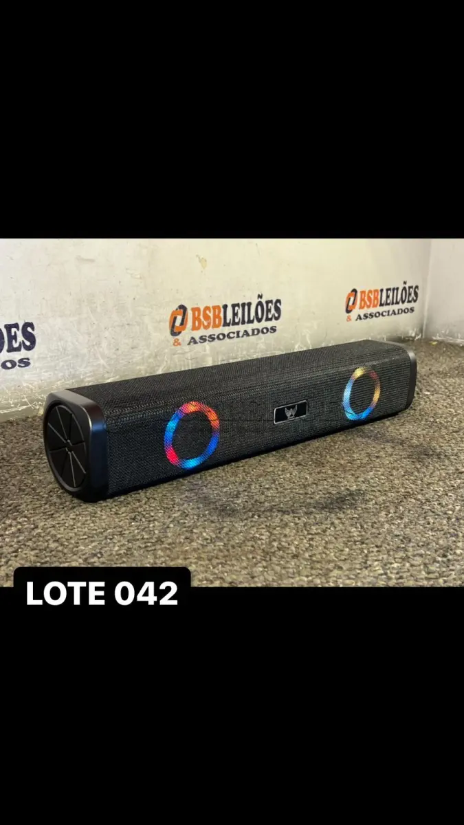 LOTE 042 - 01 CAIXA DE SOM TAMANHO G NA COR PRETA ( NOVO ) ( NO ESTADO )