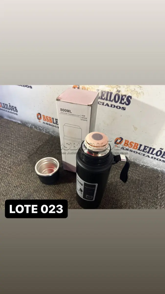 LOTE 023 - 01 GARRAFA TÉRMICA DE 800ML( NOVO ) ( NO ESTADO )