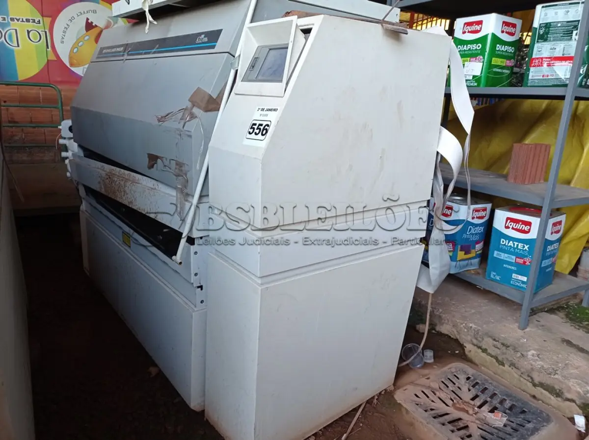 LOTE 556