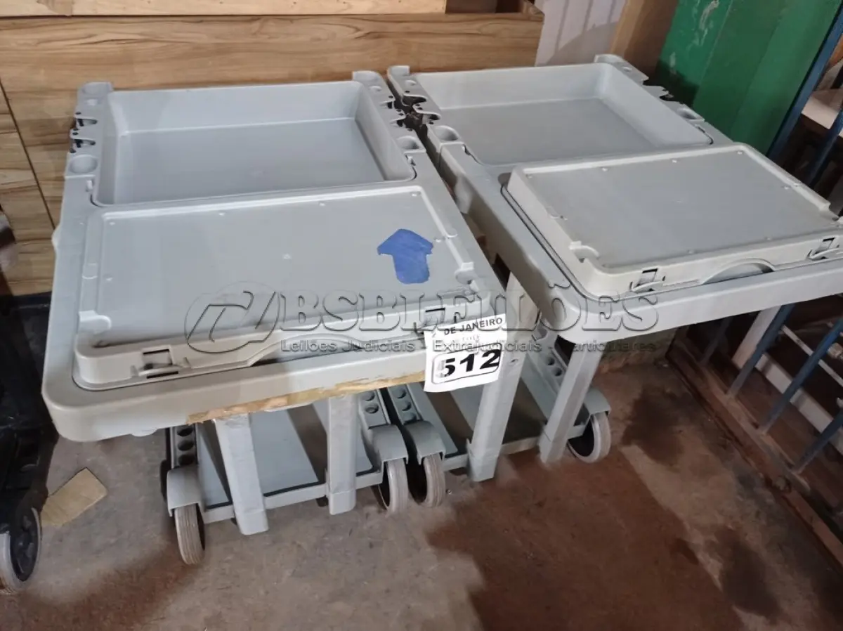 LOTE 512 - 02 CARRINHOS PARA LIMPEZA INDUSTRIAL INCOMPLETO. (NO ESTADO) ATENÇÃO! FAZER A VISITAÇÃO ANTES DE ARREMATAR, NÃO SABEMOS SE FUNCIONA. LEILÃO NÃO TEM GARANTIA E NEM DEVOLUÇÃO, SUJEITO A POSSÍVEIS AVARIAS VISÍVEIS/OCULTAS E/OU AUSÊNCIA DE COMPONENTES.
