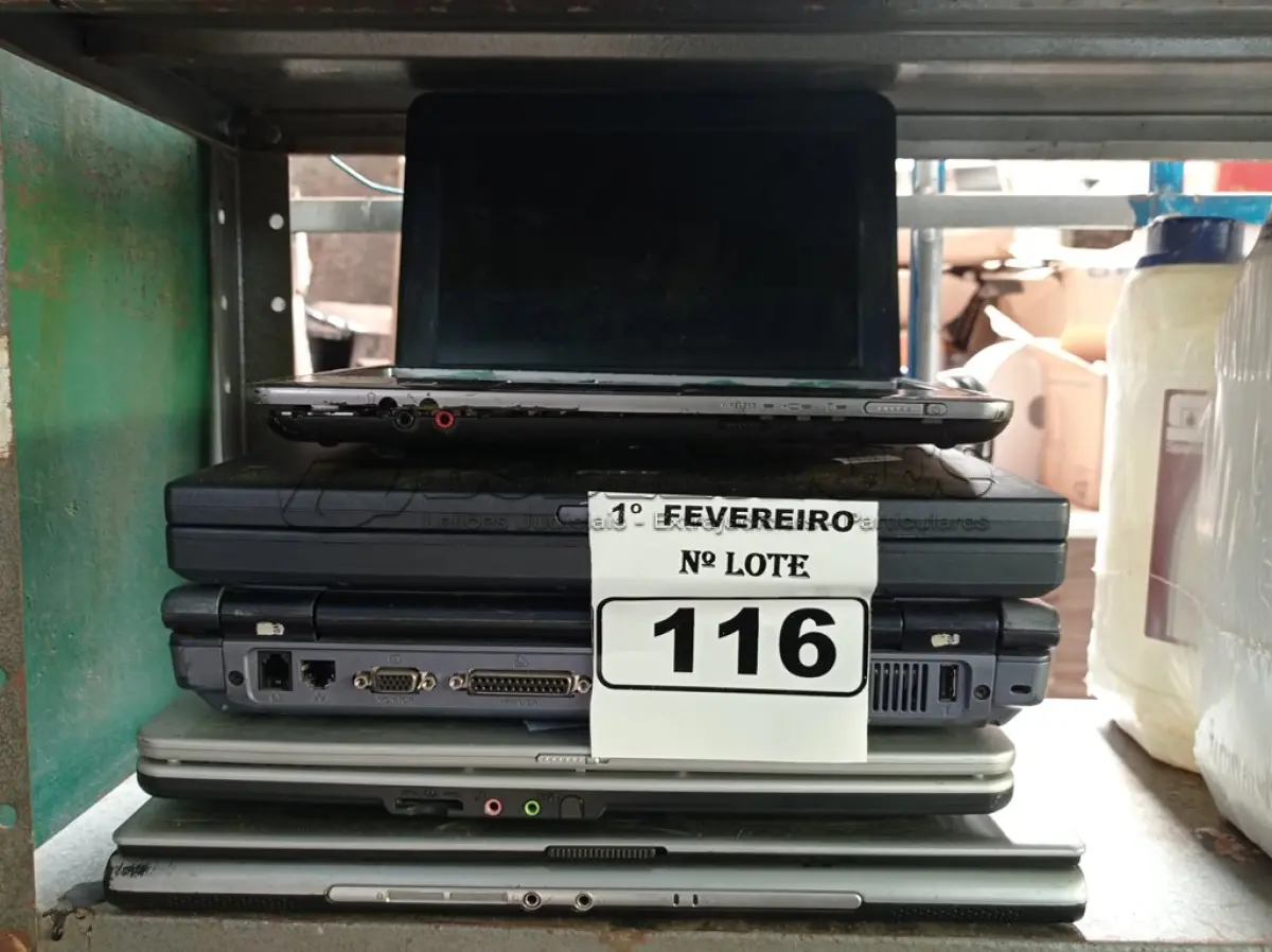 LOTE 116 - 01 NETBOOK E 04 NOTEBOOKS MARCAS E MODELOS DIVERSOS PARA RETIRADA DE PEÇAS. (NO ESTADO) ATENÇÃO! FAZER A VISITAÇÃO ANTES DE ARREMATAR, NÃO SABEMOS SE FUNCIONA. LEILÃO NÃO TEM GARANTIA E NEM DEVOLUÇÃO, SUJEITO A POSSÍVEIS AVARIAS VISÍVEIS/OCULTAS E/OU AUSÊNCIA DE COMPONENTES.