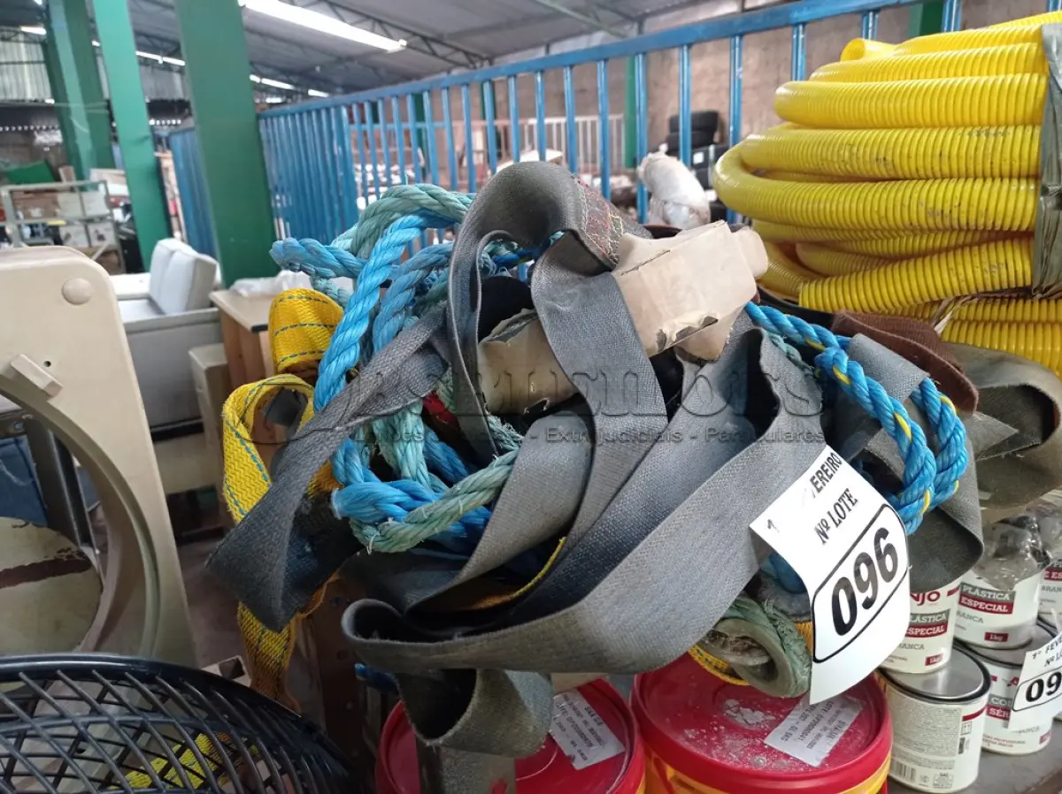LOTE 096 - 05 CINTOS DE SEGURANÇA NO TRABALHO. (NO ESTADO) ATENÇÃO! FAZER A VISITAÇÃO ANTES DE ARREMATAR, NÃO SABEMOS SE FUNCIONA. LEILÃO NÃO TEM GARANTIA E NEM DEVOLUÇÃO, SUJEITO A POSSÍVEIS AVARIAS VISÍVEIS/OCULTAS E/OU AUSÊNCIA DE COMPONENTES.