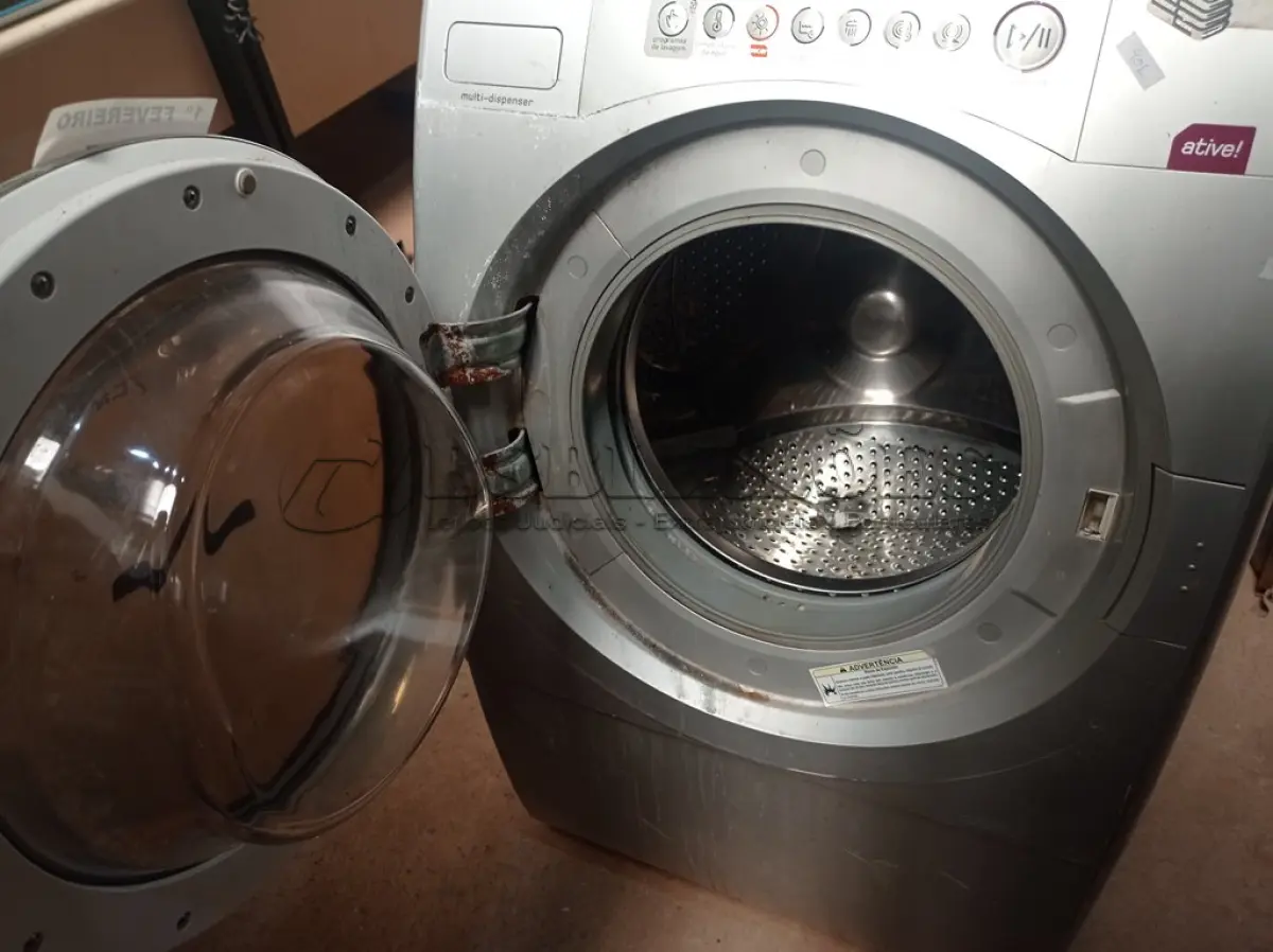 LOTE 138 - 01 LAVA SECA MARCA BRASTEMP. (NO ESTADO) ATENÇÃO! FAZER A VISITAÇÃO ANTES DE ARREMATAR, NÃO SABEMOS SE FUNCIONA. LEILÃO NÃO TEM GARANTIA E NEM DEVOLUÇÃO, SUJEITO A POSSÍVEIS AVARIAS VISÍVEIS/OCULTAS E/OU AUSÊNCIA DE COMPONENTES.
