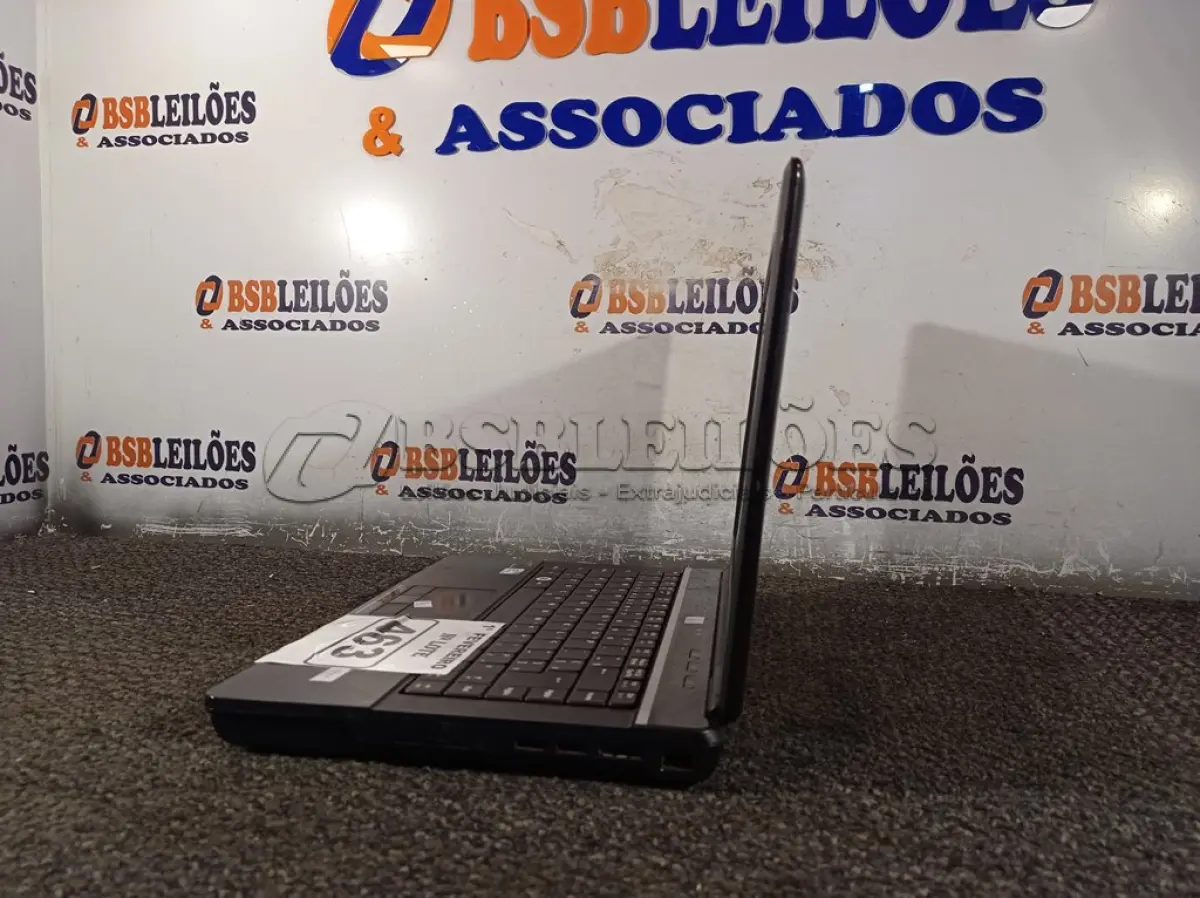 LOTE 463 - 01 NOTEBOOK MARCA POSITIVO. (NO ESTADO) ATENÇÃO! FAZER A VISITAÇÃO ANTES DE ARREMATAR, NÃO SABEMOS SE FUNCIONA. LEILÃO NÃO TEM GARANTIA E NEM DEVOLUÇÃO, SUJEITO A POSSÍVEIS AVARIAS VISÍVEIS/OCULTAS E/OU AUSÊNCIA DE COMPONENTES.