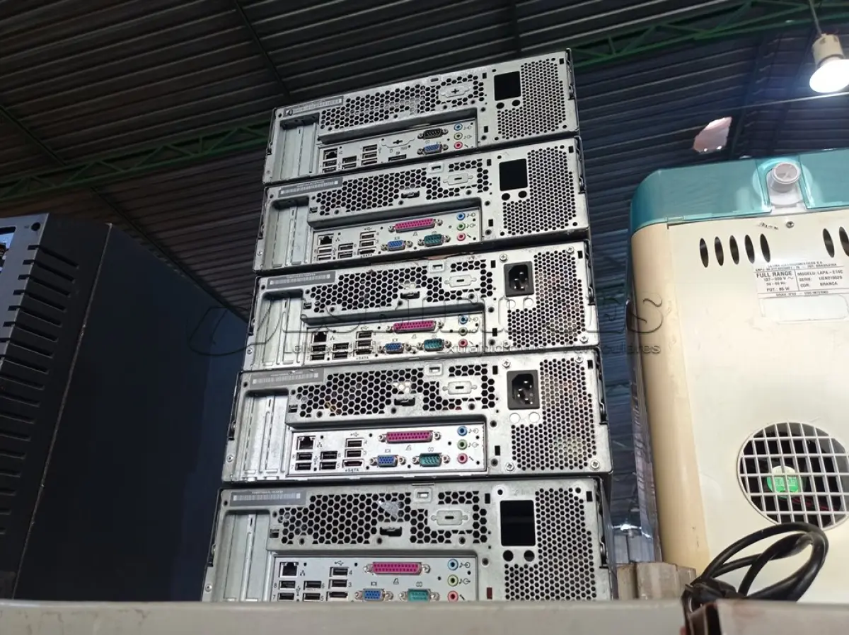 LOTE 371 - 05 CPU’S MARCAS LENOVO PARA RETIRADA DE PEÇAS. (NO ESTADO) ATENÇÃO! FAZER A VISITAÇÃO ANTES DE ARREMATAR, NÃO SABEMOS SE FUNCIONA. LEILÃO NÃO TEM GARANTIA E NEM DEVOLUÇÃO, SUJEITO A POSSÍVEIS AVARIAS VISÍVEIS/OCULTAS E/OU AUSÊNCIA DE COMPONENTES.