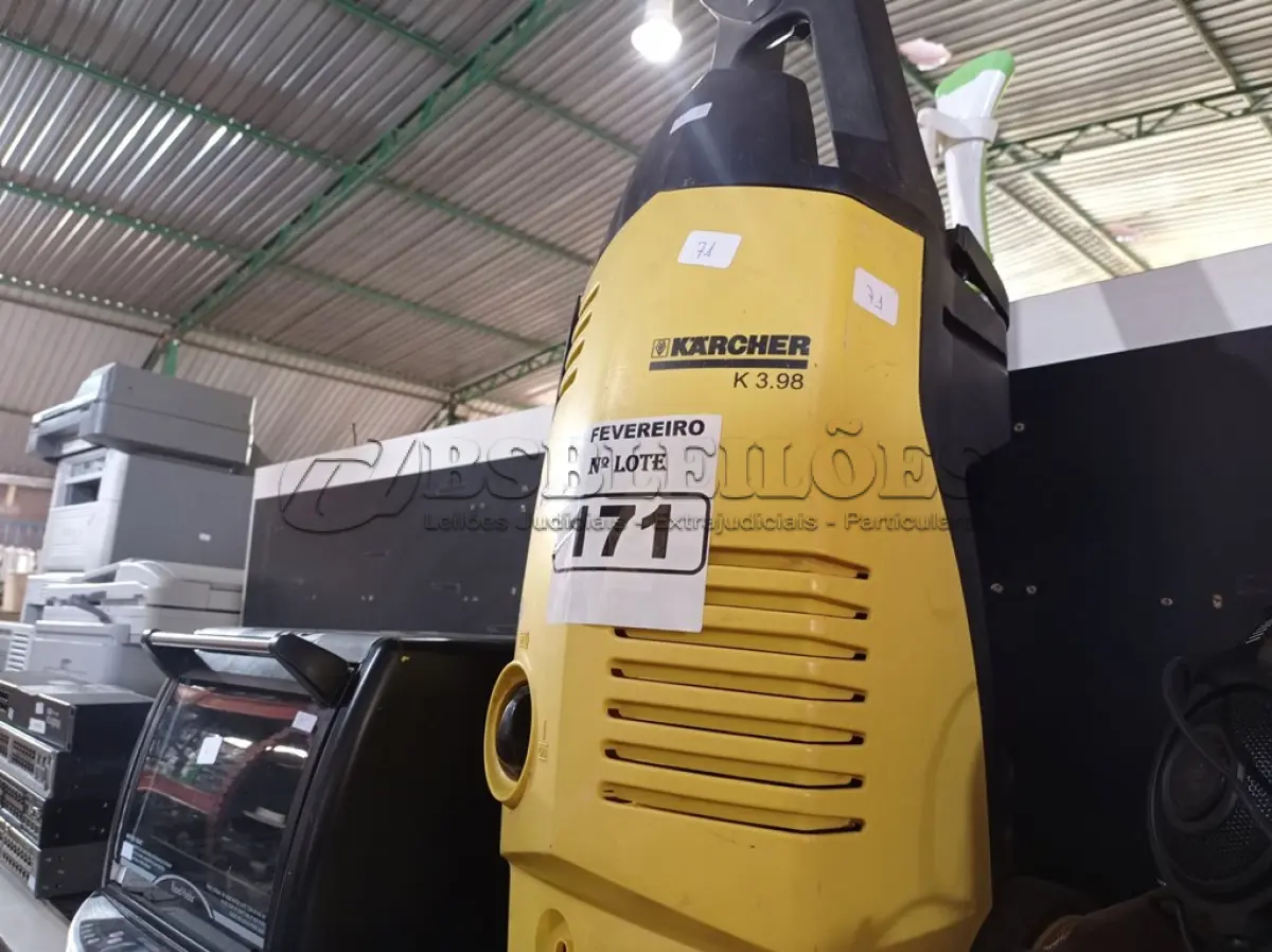 LOTE 171 - 01 LAVADORA DE ALTA PRESSÃO MARCA KARCHER COM AVARIAS. (NO ESTADO) ATENÇÃO! FAZER A VISITAÇÃO ANTES DE ARREMATAR, NÃO SABEMOS SE FUNCIONA. LEILÃO NÃO TEM GARANTIA E NEM DEVOLUÇÃO, SUJEITO A POSSÍVEIS AVARIAS VISÍVEIS/OCULTAS E/OU AUSÊNCIA DE COMPONENTES.