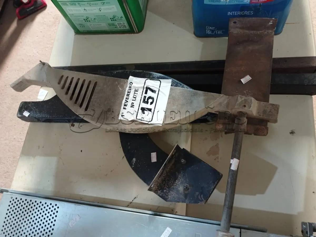 LOTE 157 - 02 PROTETORES DE DISCO PARA SERRA DE BANCADA. (NO ESTADO) ATENÇÃO! FAZER A VISITAÇÃO ANTES DE ARREMATAR, NÃO SABEMOS SE FUNCIONA. LEILÃO NÃO TEM GARANTIA E NEM DEVOLUÇÃO, SUJEITO A POSSÍVEIS AVARIAS VISÍVEIS/OCULTAS E/OU AUSÊNCIA DE COMPONENTES.