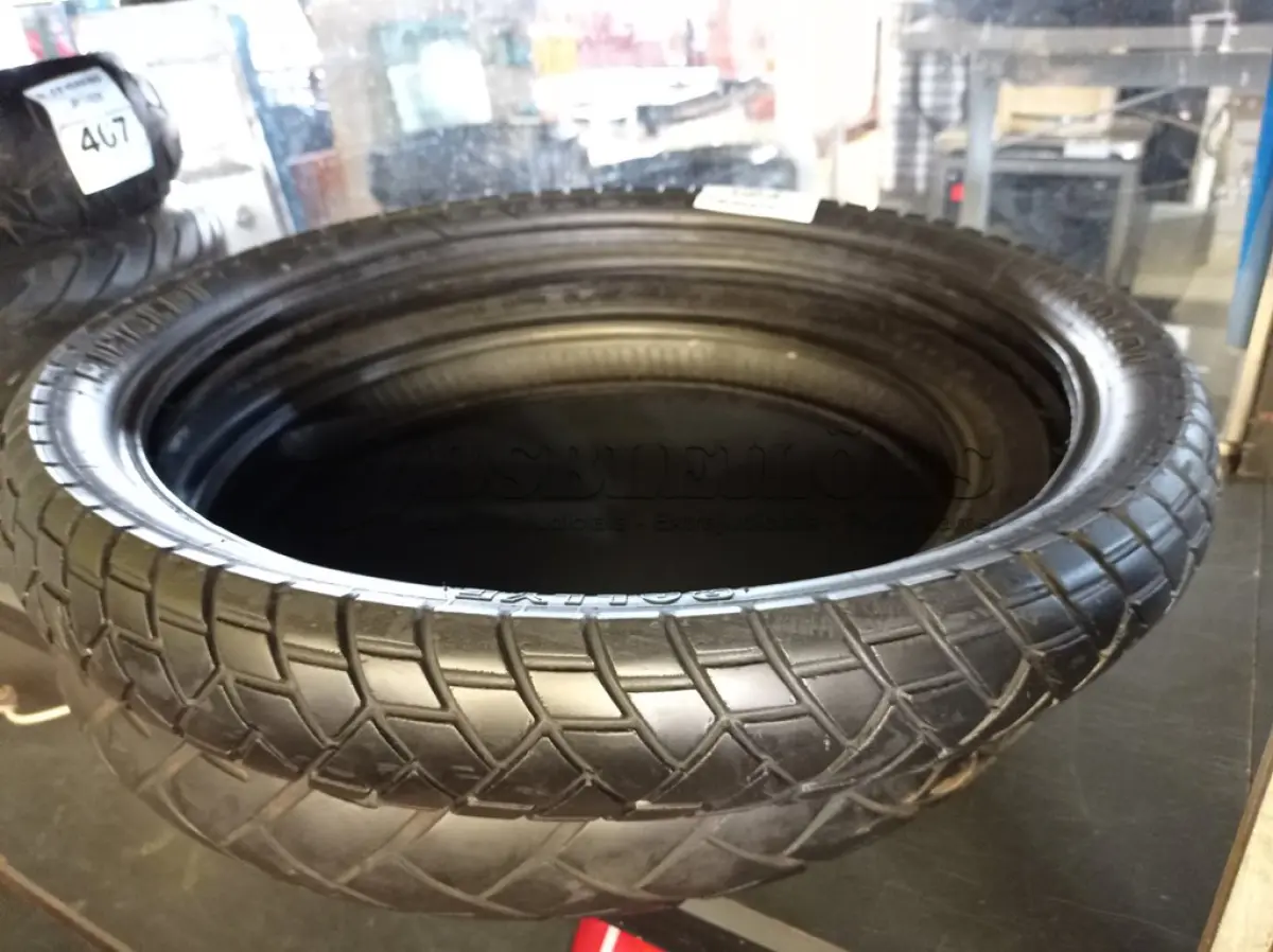 LOTE 453 - 02 PNEUS DE MOTO 90/90/21 E 110/80/19. (NO ESTADO) ATENÇÃO! FAZER A VISITAÇÃO ANTES DE ARREMATAR, NÃO SABEMOS SE FUNCIONA. LEILÃO NÃO TEM GARANTIA E NEM DEVOLUÇÃO, SUJEITO A POSSÍVEIS AVARIAS VISÍVEIS/OCULTAS E/OU AUSÊNCIA DE COMPONENTES.