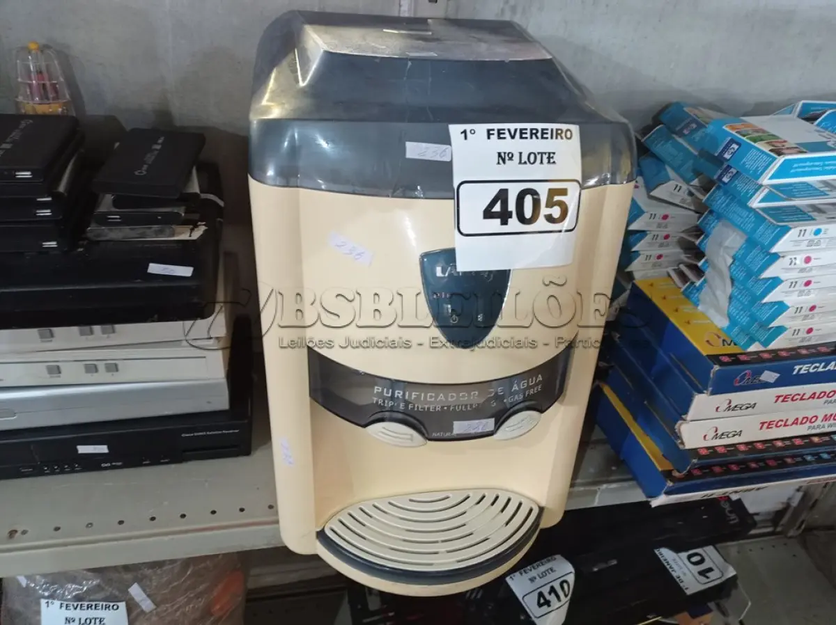 LOTE 405 - 01 PURIFICADOR DE ÁGUA MACA LATINA. (NO ESTADO) ATENÇÃO! FAZER A VISITAÇÃO ANTES DE ARREMATAR, NÃO SABEMOS SE FUNCIONA. LEILÃO NÃO TEM GARANTIA E NEM DEVOLUÇÃO, SUJEITO A POSSÍVEIS AVARIAS VISÍVEIS/OCULTAS E/OU AUSÊNCIA DE COMPONENTES.