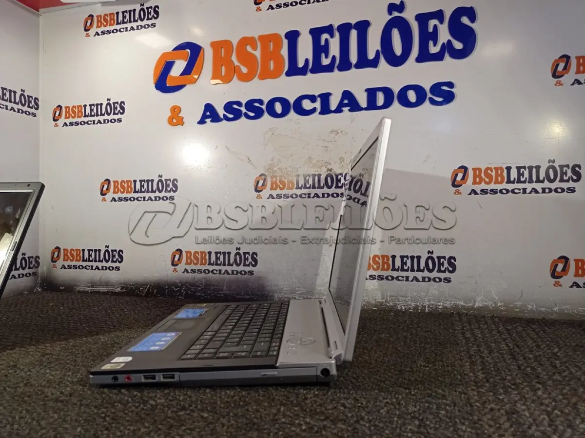 LOTE 255 - 01 NOTEBOOK MARCA SONY. (NO ESTADO) ATENÇÃO! FAZER A VISITAÇÃO ANTES DE ARREMATAR, NÃO SABEMOS SE FUNCIONA. LEILÃO NÃO TEM GARANTIA E NEM DEVOLUÇÃO, SUJEITO A POSSÍVEIS AVARIAS VISÍVEIS/OCULTAS E/OU AUSÊNCIA DE COMPONENTES.