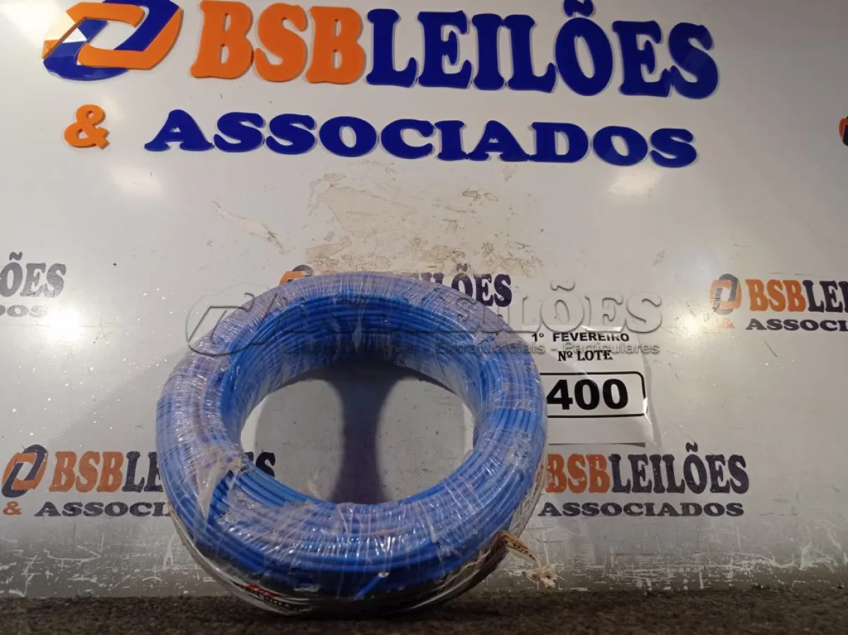 LOTE 400 - 01 ROLO DE CABO FLEXÍVEL 100M 1X4MM NA COR AZUL(NOVO). (NO ESTADO) ATENÇÃO! FAZER A VISITAÇÃO ANTES DE ARREMATAR, NÃO SABEMOS SE FUNCIONA. LEILÃO NÃO TEM GARANTIA E NEM DEVOLUÇÃO, SUJEITO A POSSÍVEIS AVARIAS VISÍVEIS/OCULTAS E/OU AUSÊNCIA DE COMPONENTES.