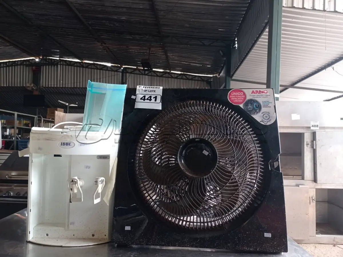 LOTE 441 - 01 PURIFICADOR DE ÁGUA E 02 VENTILADORES MARCAS E MODELOS DIVERSOS. (NO ESTADO) ATENÇÃO! FAZER A VISITAÇÃO ANTES DE ARREMATAR, NÃO SABEMOS SE FUNCIONA. LEILÃO NÃO TEM GARANTIA E NEM DEVOLUÇÃO, SUJEITO A POSSÍVEIS AVARIAS VISÍVEIS/OCULTAS E/OU AUSÊNCIA DE COMPONENTES.