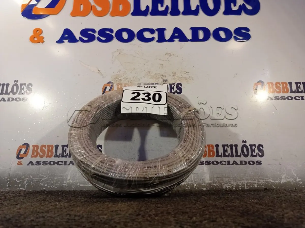 LOTE 230 - 01 ROLO DE CABO FLEXÍVEL 100M 1X4MM NA COR CINZA(NOVO). (NO ESTADO) ATENÇÃO! FAZER A VISITAÇÃO ANTES DE ARREMATAR, NÃO SABEMOS SE FUNCIONA. LEILÃO NÃO TEM GARANTIA E NEM DEVOLUÇÃO, SUJEITO A POSSÍVEIS AVARIAS VISÍVEIS/OCULTAS E/OU AUSÊNCIA DE COMPONENTES.