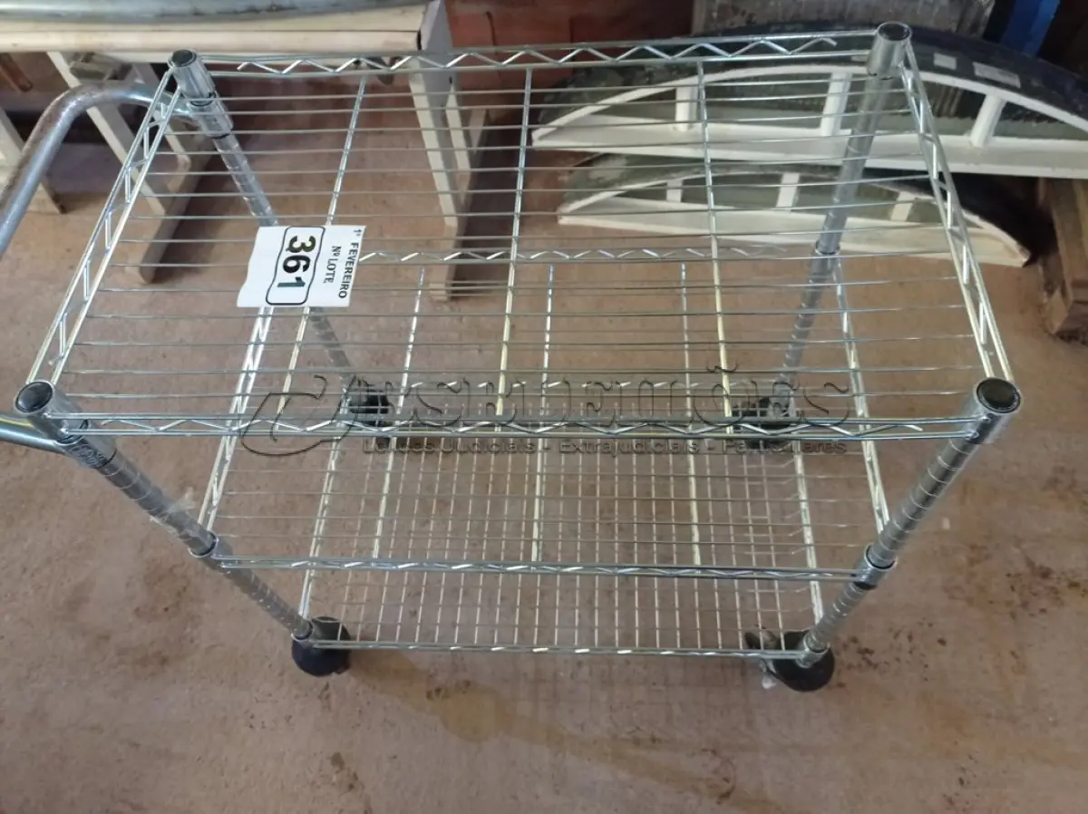 LOTE 361 - 01 CARRINHO PARA TRANSPORTE DE ALIMENTOS.  (NO ESTADO) ATENÇÃO! FAZER A VISITAÇÃO ANTES DE ARREMATAR, NÃO SABEMOS SE FUNCIONA. LEILÃO NÃO TEM GARANTIA E NEM DEVOLUÇÃO, SUJEITO A POSSÍVEIS AVARIAS VISÍVEIS/OCULTAS E/OU AUSÊNCIA DE COMPONENTES.
