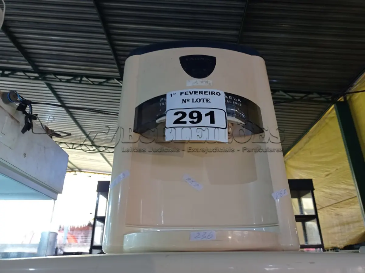 LOTE 291 - 01 PURIFICADOR DE ÁGUA MACA LATINA. (NO ESTADO) ATENÇÃO! FAZER A VISITAÇÃO ANTES DE ARREMATAR, NÃO SABEMOS SE FUNCIONA. LEILÃO NÃO TEM GARANTIA E NEM DEVOLUÇÃO, SUJEITO A POSSÍVEIS AVARIAS VISÍVEIS/OCULTAS E/OU AUSÊNCIA DE COMPONENTES.