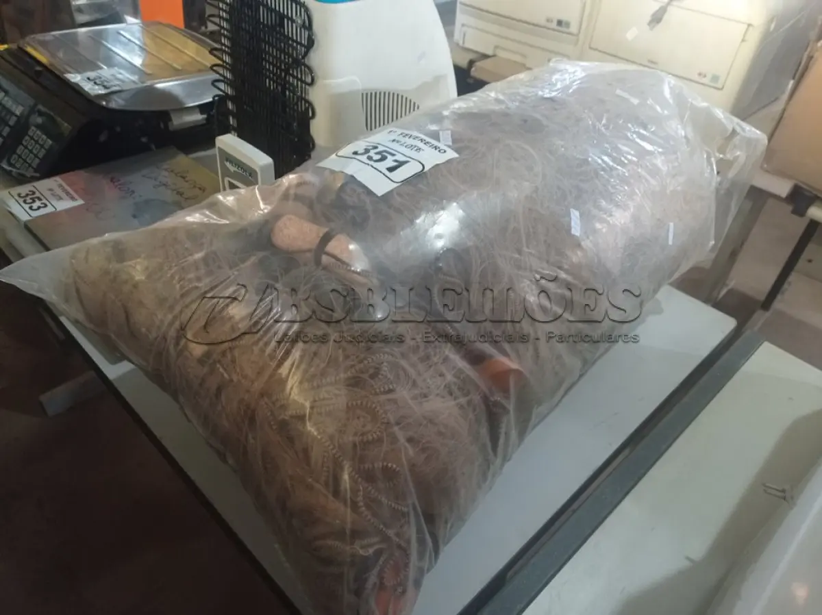 LOTE 351 - 01 LOTE COM VÁRIAS REDES DE PESCA MARCAS E MODELOS DIVERSOS. (NO ESTADO) ATENÇÃO! FAZER A VISITAÇÃO ANTES DE ARREMATAR, NÃO SABEMOS SE FUNCIONA. LEILÃO NÃO TEM GARANTIA E NEM DEVOLUÇÃO, SUJEITO A POSSÍVEIS AVARIAS VISÍVEIS/OCULTAS E/OU AUSÊNCIA DE COMPONENTES.
